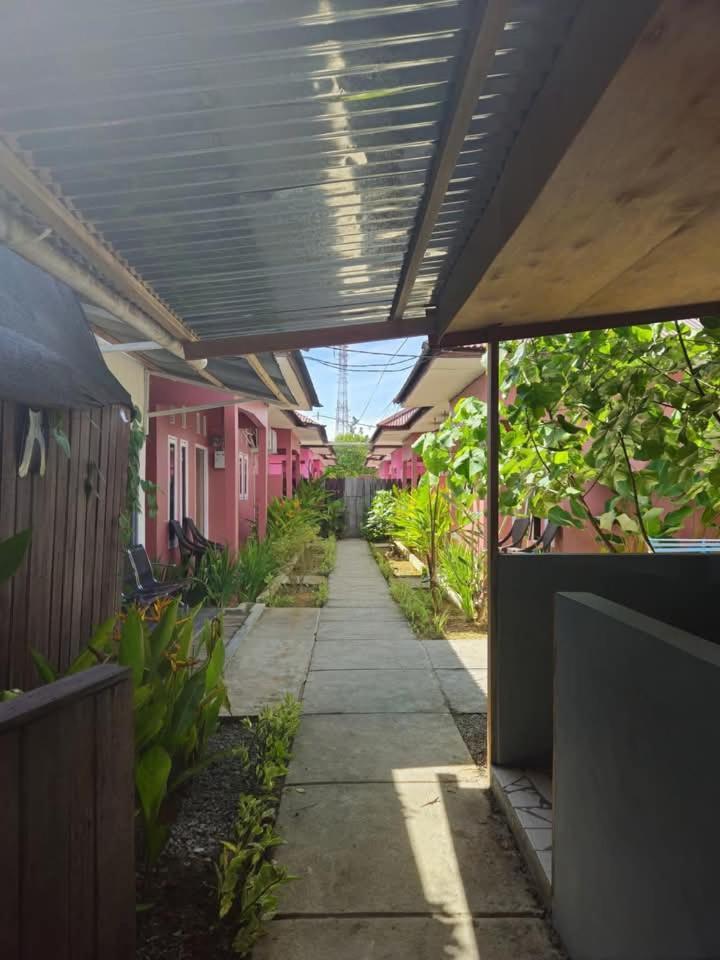 Baronda Guest House Sorong Exterior foto